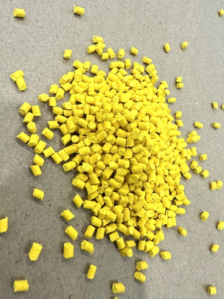 Hạt nhựa màu - Hóa Chất Lâm Anh - Công Ty TNHH Một Thành Viên Thương Mại Dịch Vụ Sản Xuất Hóa Chất Lâm Anh